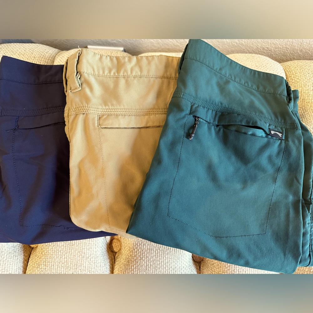 Billabong Men Surftrek Journey 20” Shorts.